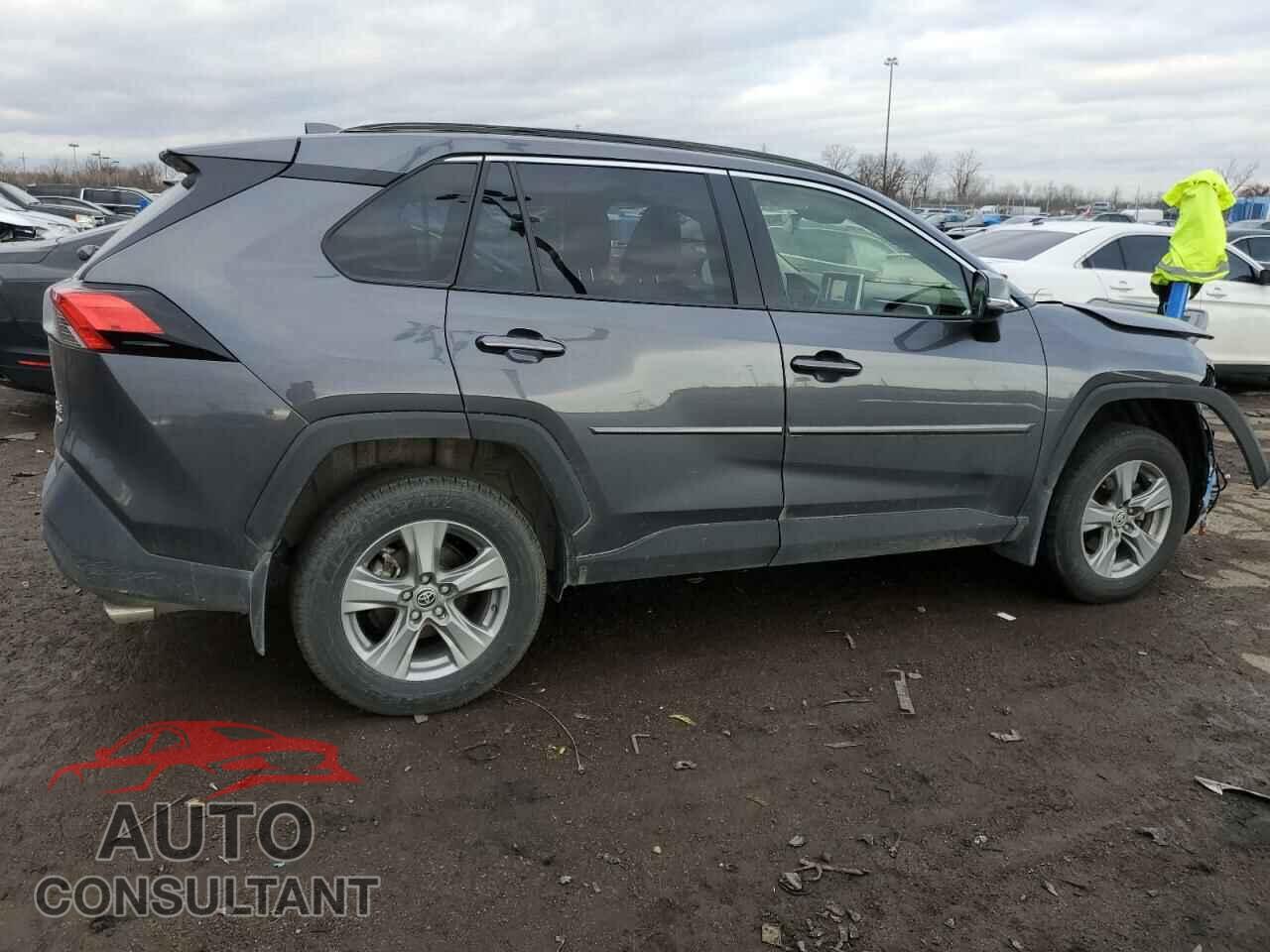 TOYOTA RAV4 2023 - JTMP1RFVXPD094278