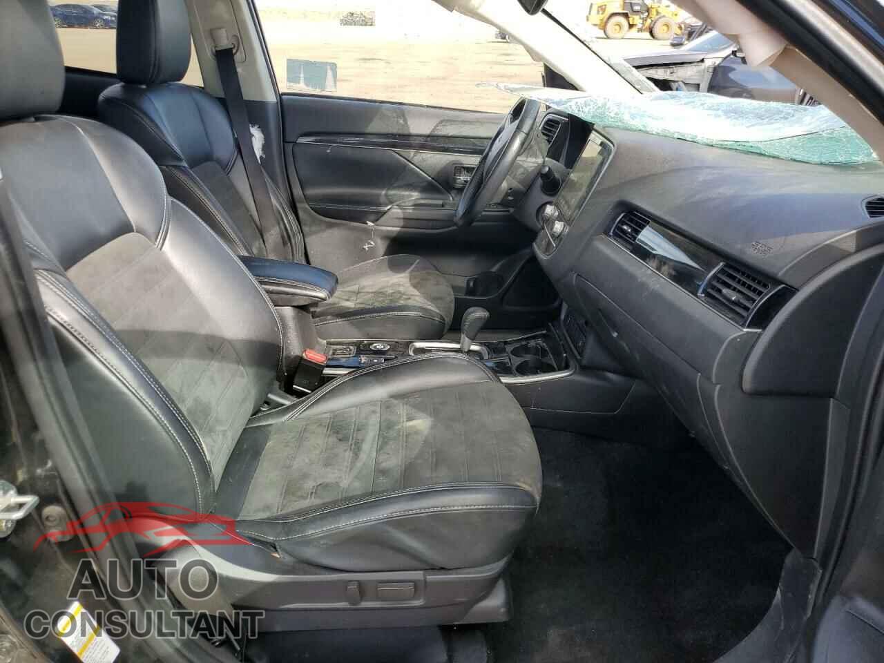 MITSUBISHI OUTLANDER 2020 - JA4AZ3A35LZ044333