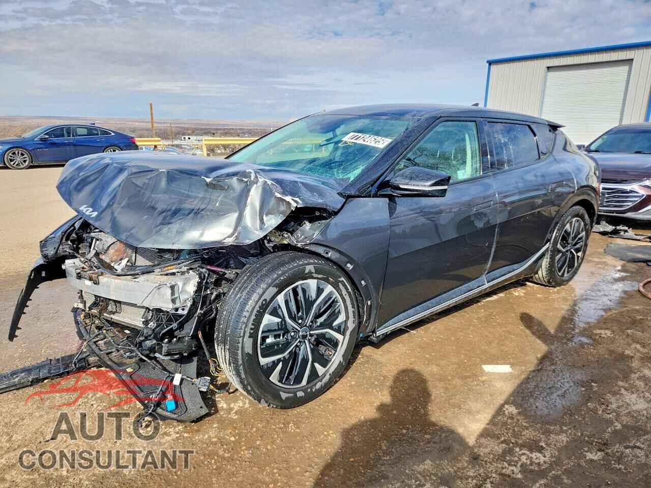 KIA EV6 2023 - KNDC34LA8P5157577