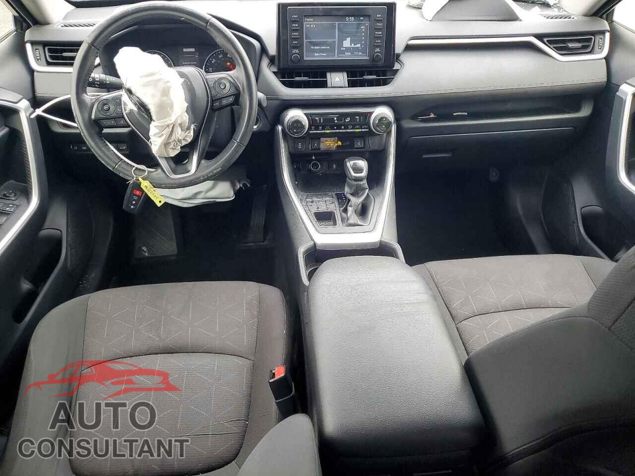 TOYOTA RAV4 2019 - JTMP1RFV2KD043155