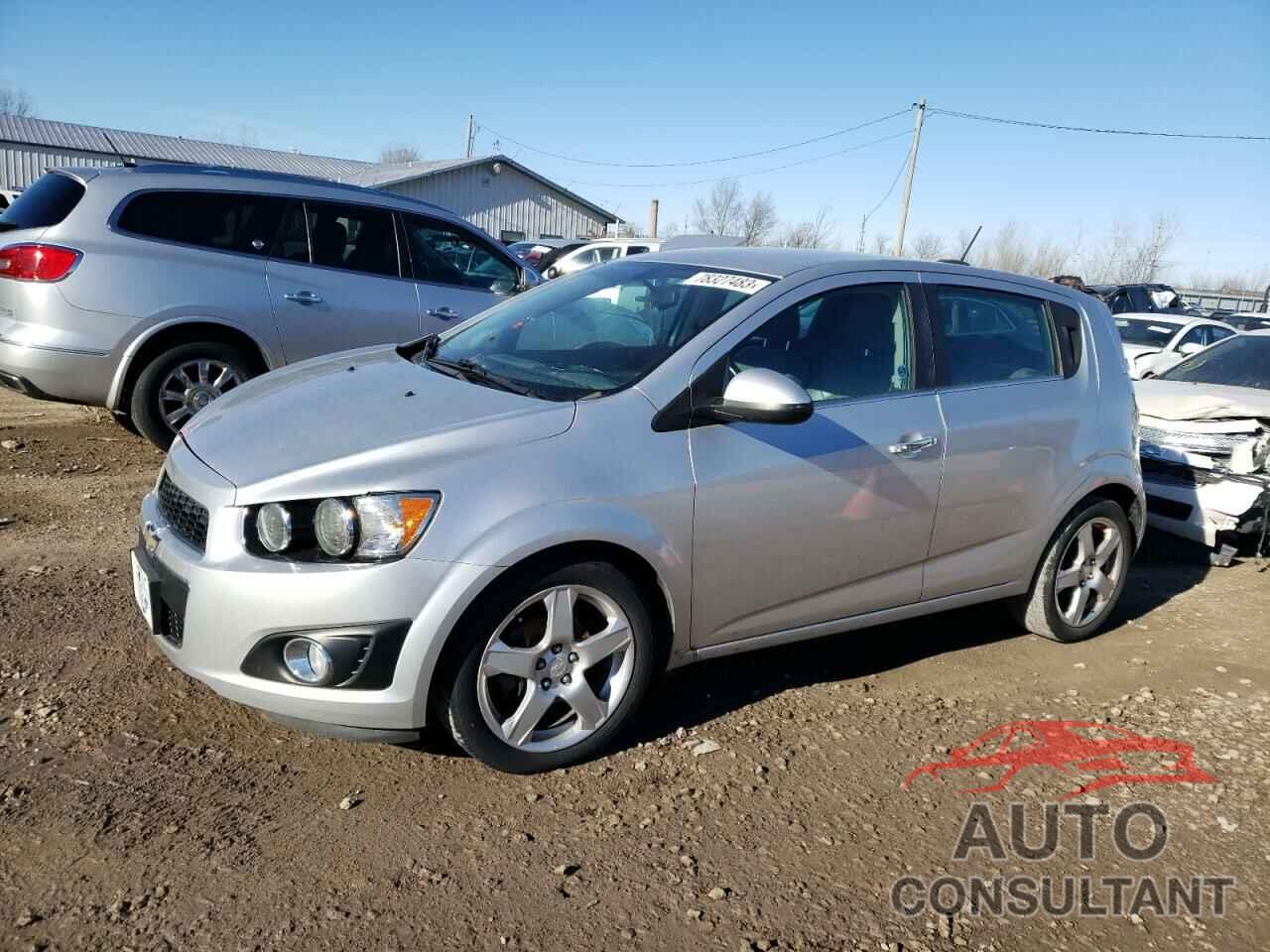 CHEVROLET SONIC 2015 - 1G1JE6SB0F4104067