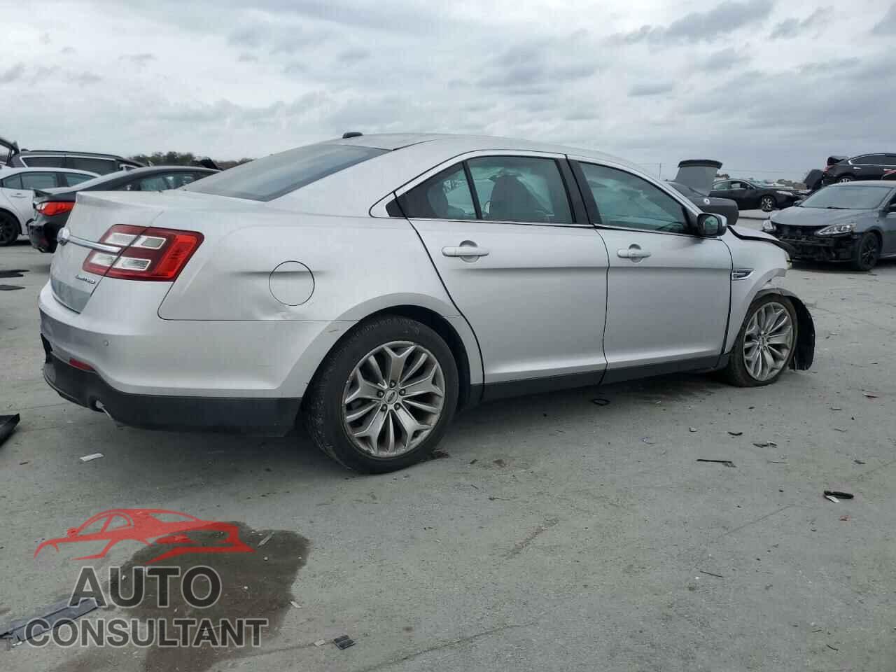 FORD TAURUS 2018 - 1FAHP2F85JG129924
