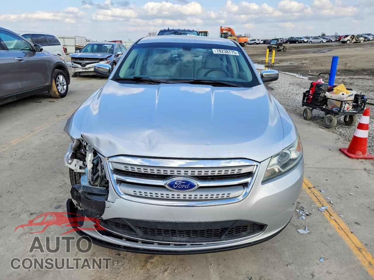 FORD TAURUS 2011 - 1FAHP2FW2BG158409