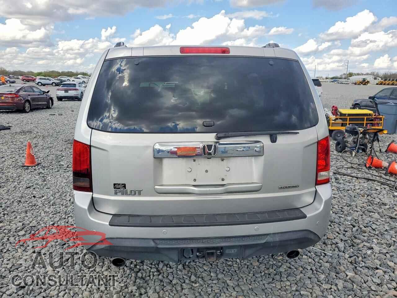 HONDA PILOT 2015 - 5FNYF3H93FB001398