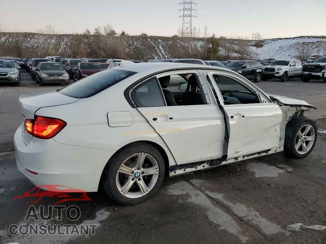 BMW 3 SERIES 2013 - WBA3C3C5XDF979264
