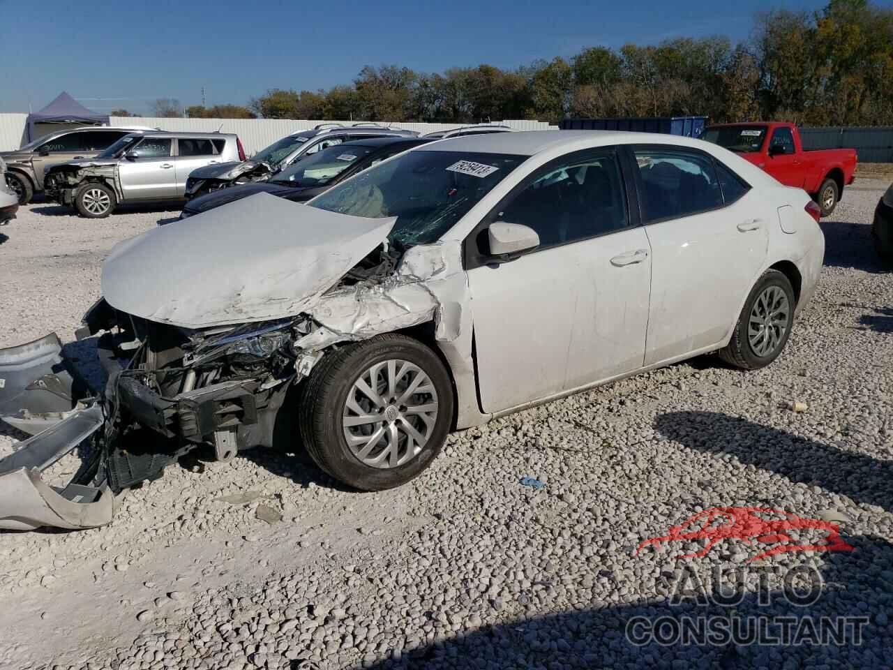 TOYOTA COROLLA 2018 - 5YFBURHE9JP843686