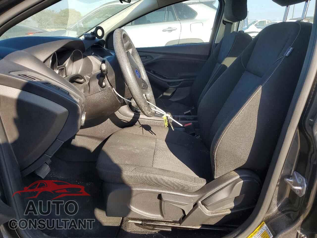 FORD FOCUS 2015 - 1FADP3E2XFL256345