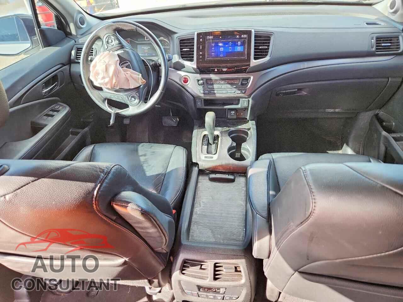 HONDA PILOT 2017 - 5FNYF5H64HB004427