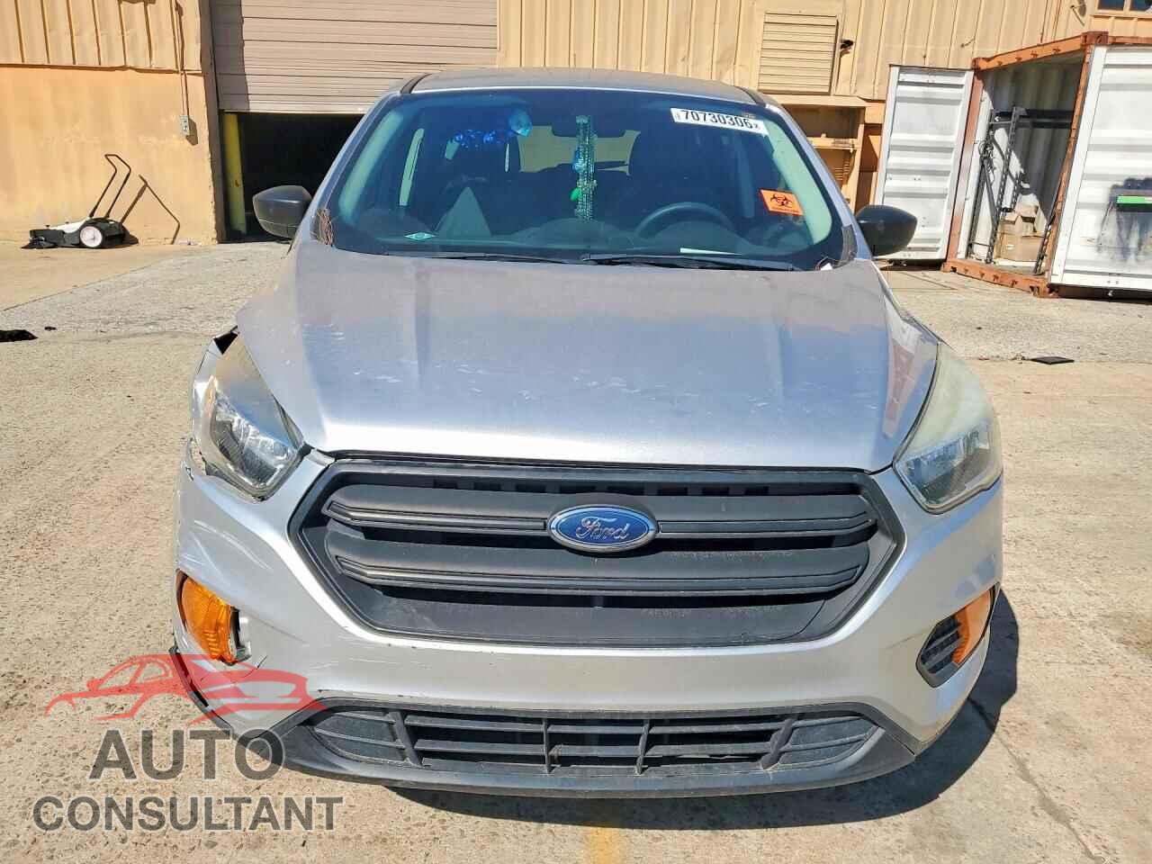 FORD ESCAPE 2017 - 1FMCU0F71HUD48623