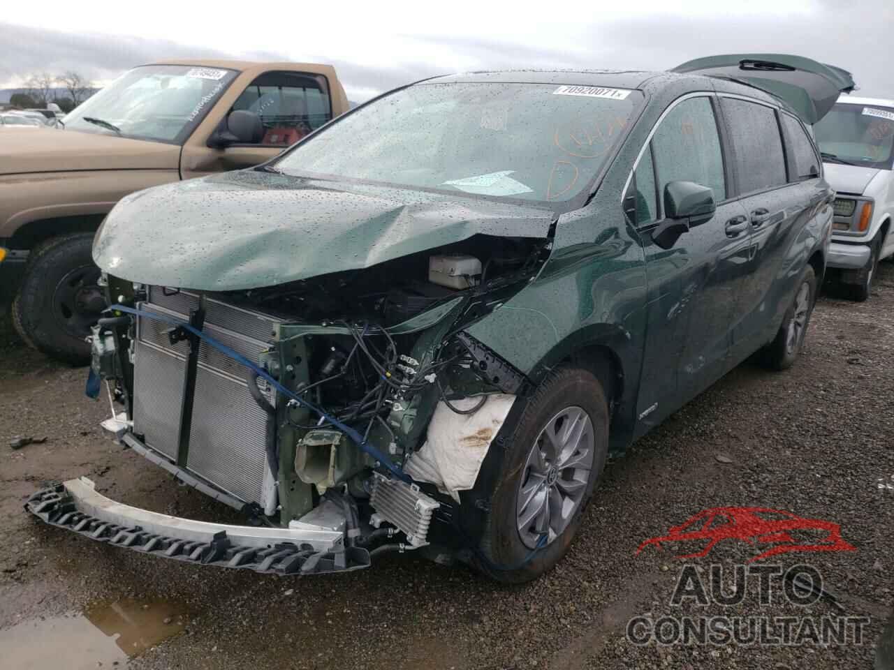 TOYOTA SIENNA 2021 - 5TDBRKEC3MS008626