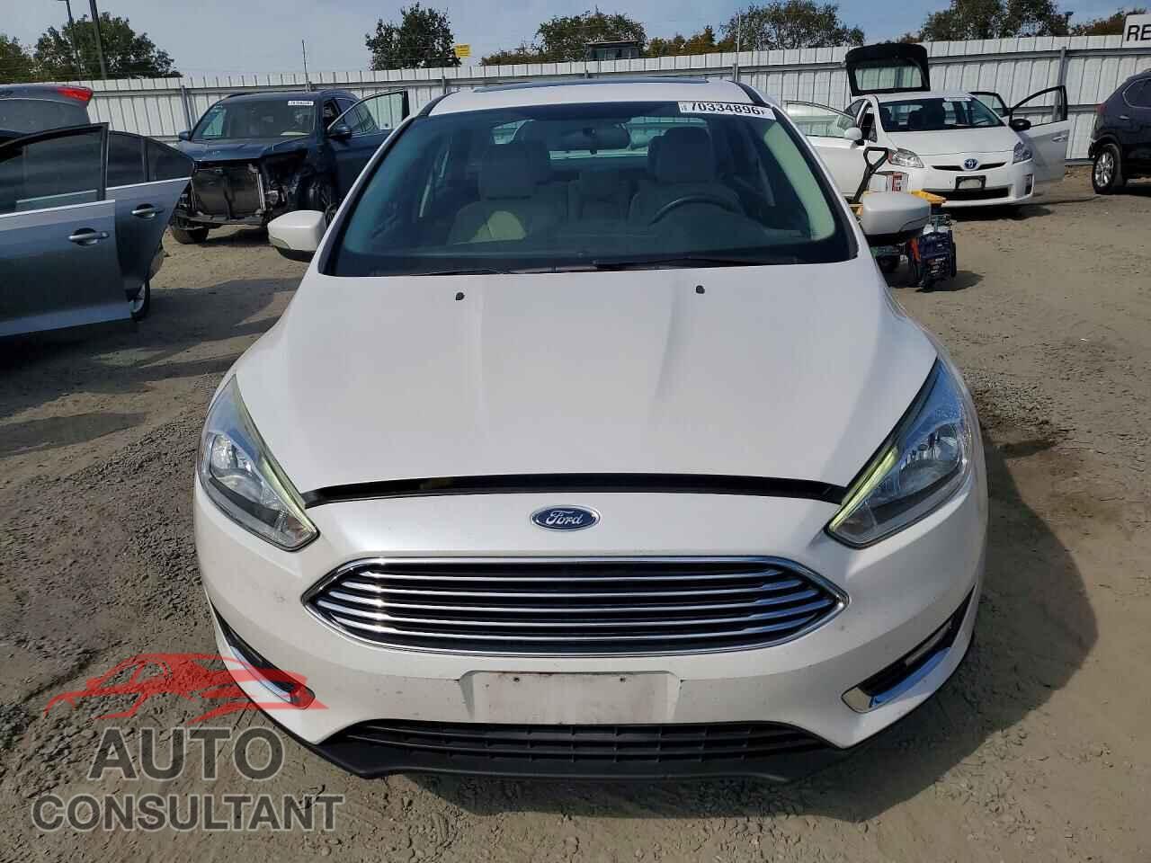 FORD FOCUS 2017 - 1FADP3J21HL288173