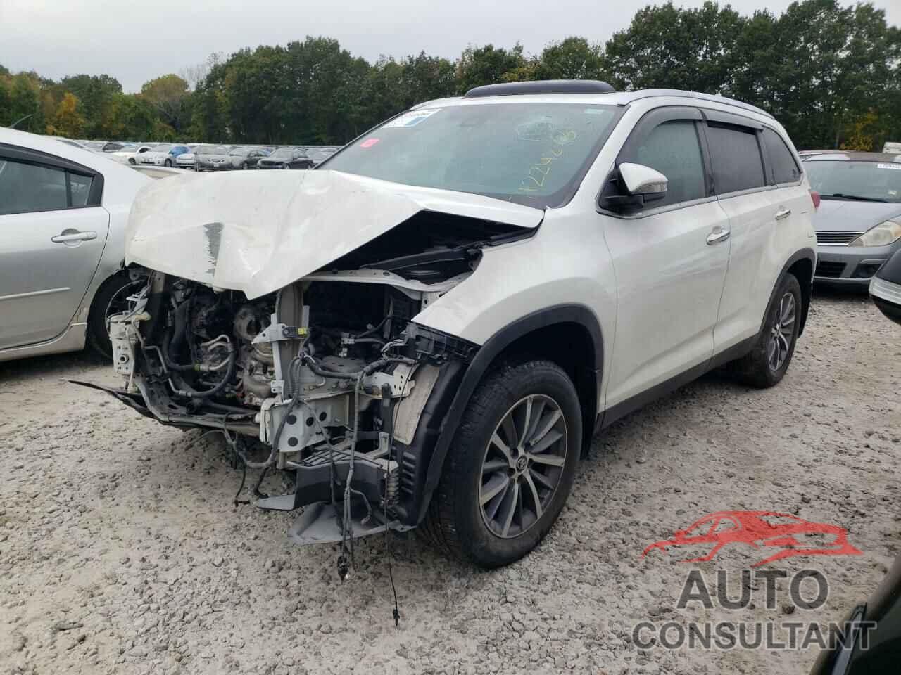 TOYOTA HIGHLANDER 2019 - 5TDJZRFH0KS580054