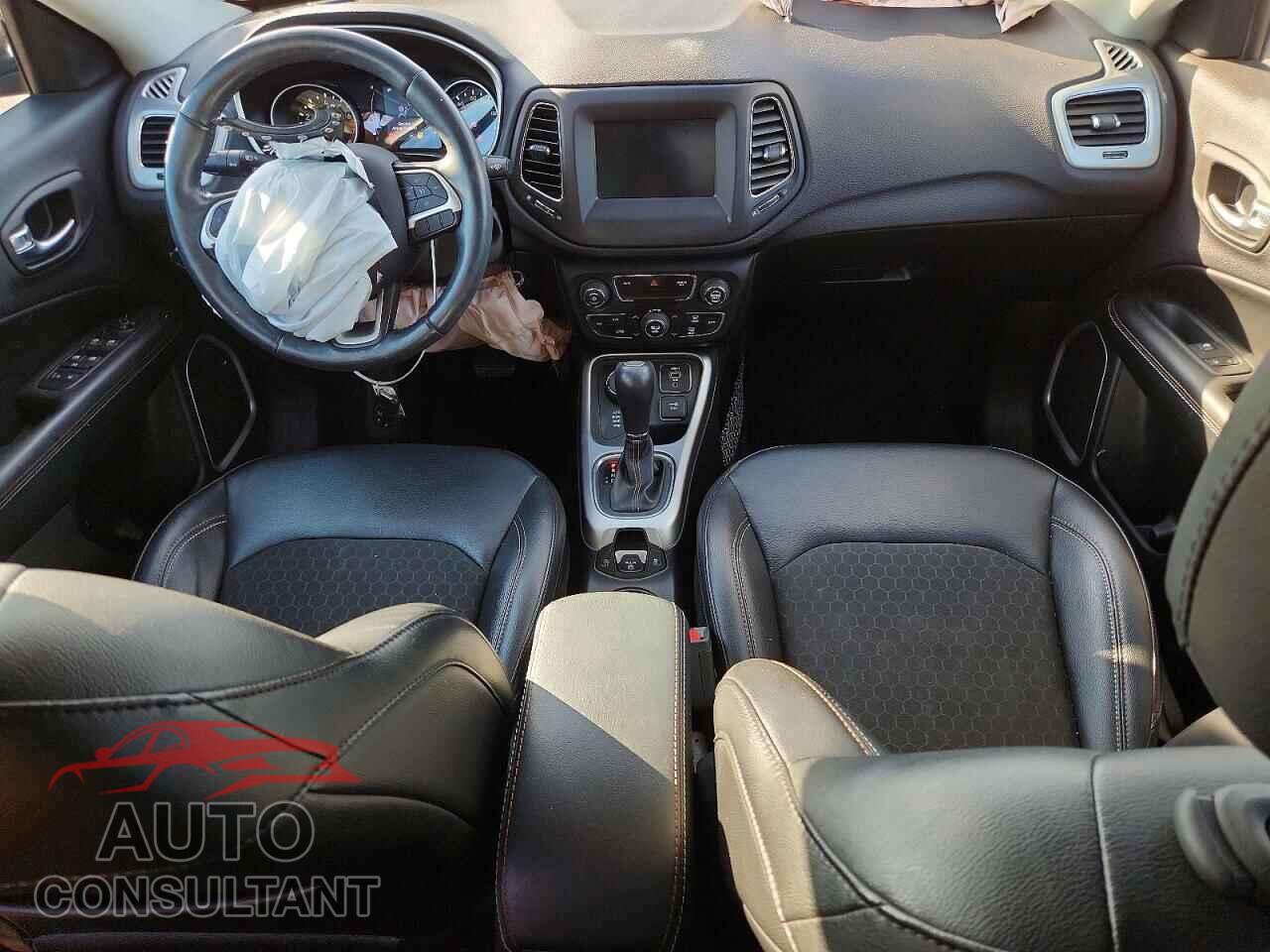 JEEP COMPASS 2019 - 3C4NJDBB0KT767409