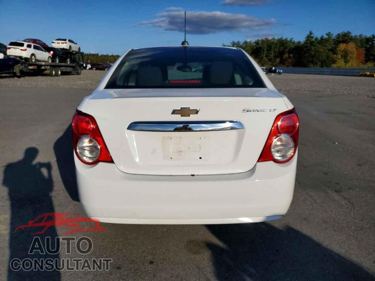 CHEVROLET SONIC 2015 - 1G1JD5SH7F4158564