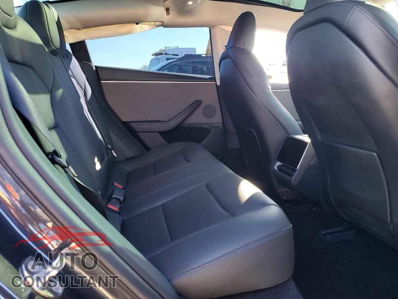 TESLA MODEL 3 2024 - 5YJ3E1EA9RF736469