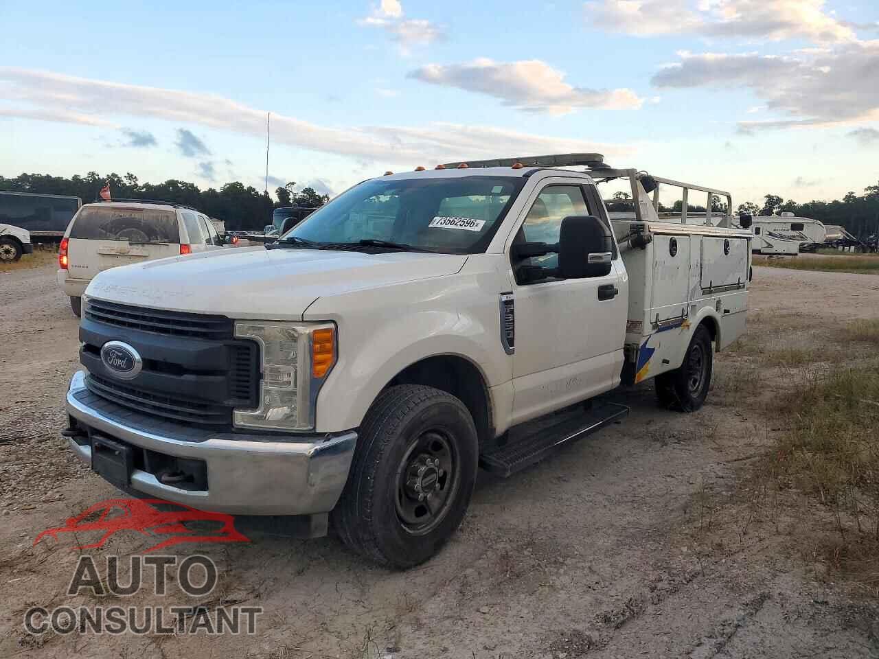 FORD F350 2017 - 1FDRF3E68HEE58724