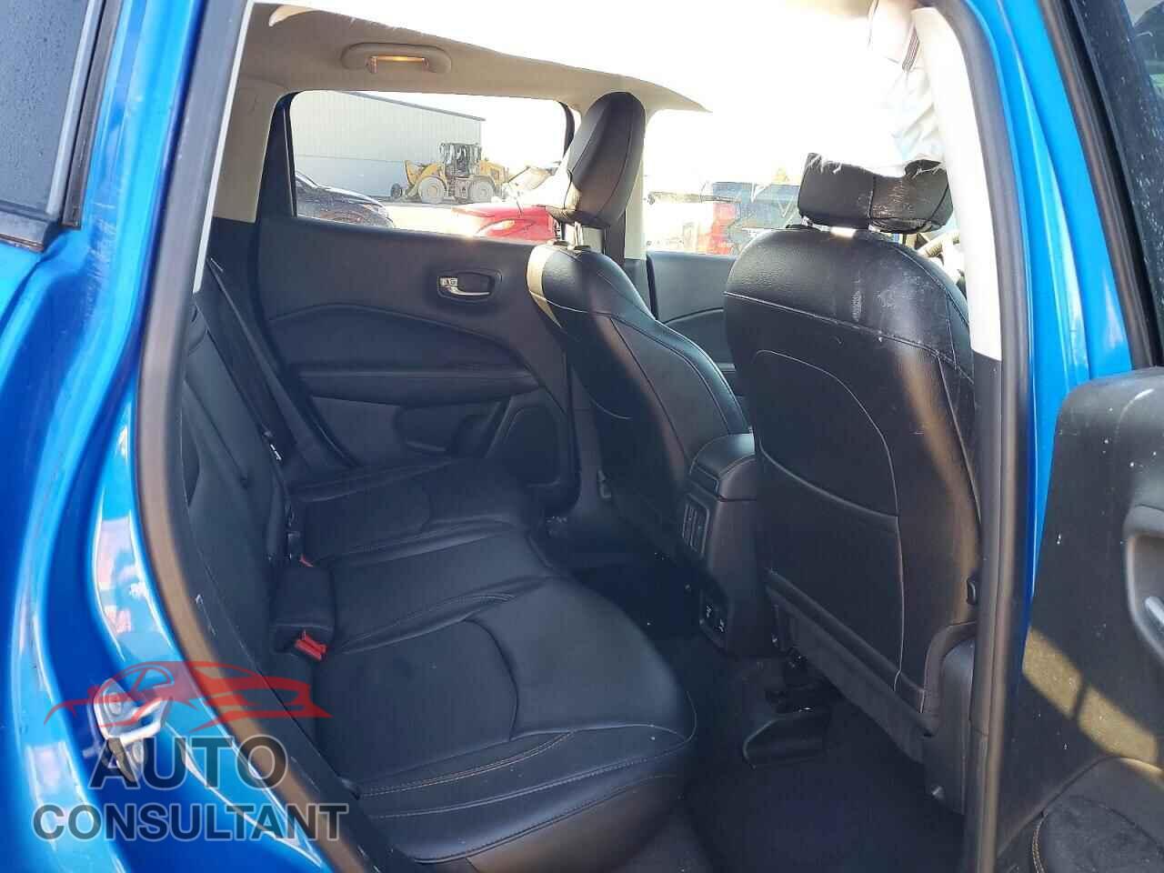 JEEP COMPASS 2018 - 3C4NJDCB1JT355352
