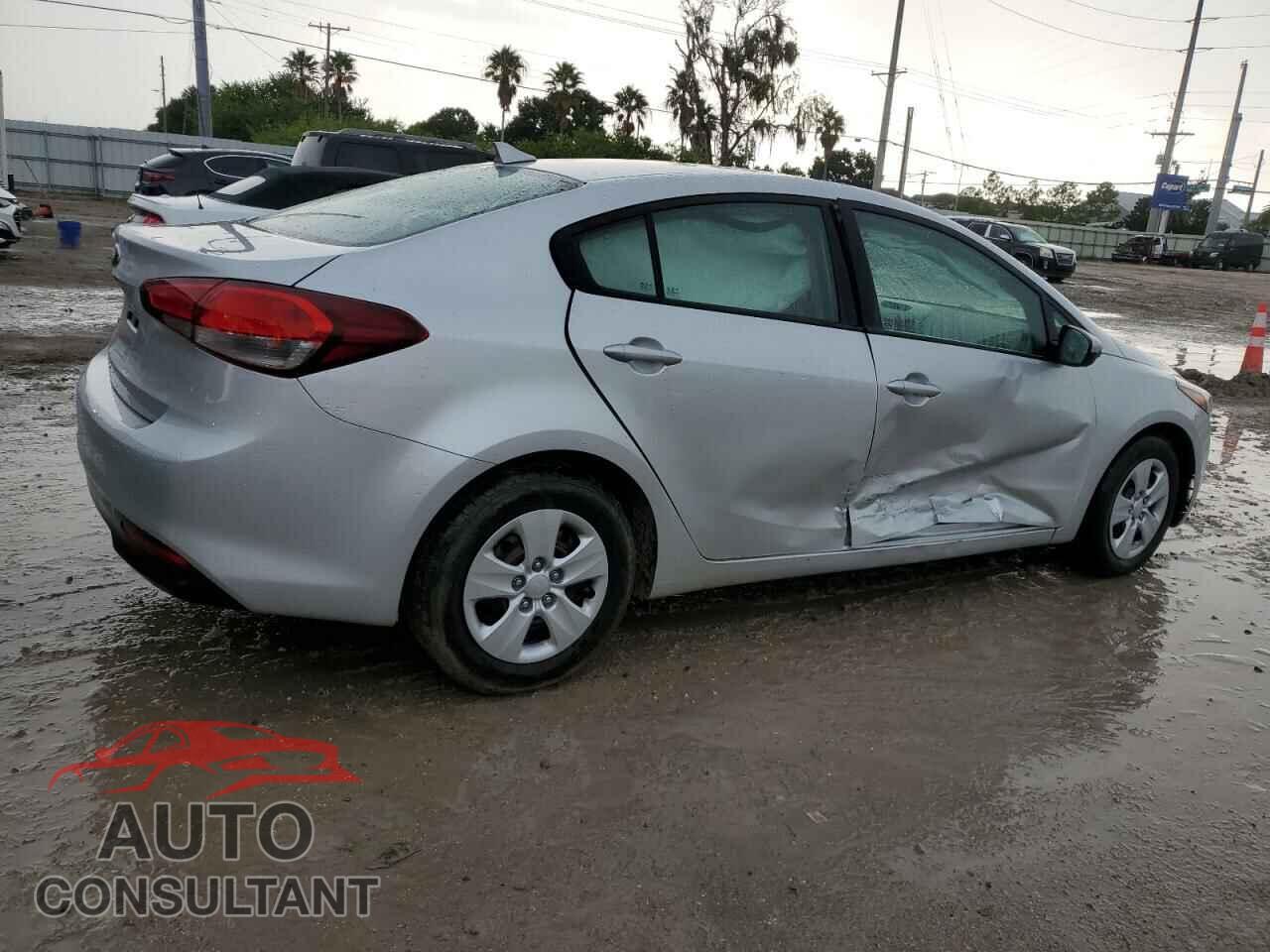 KIA FORTE 2017 - 3KPFK4A71HE012765