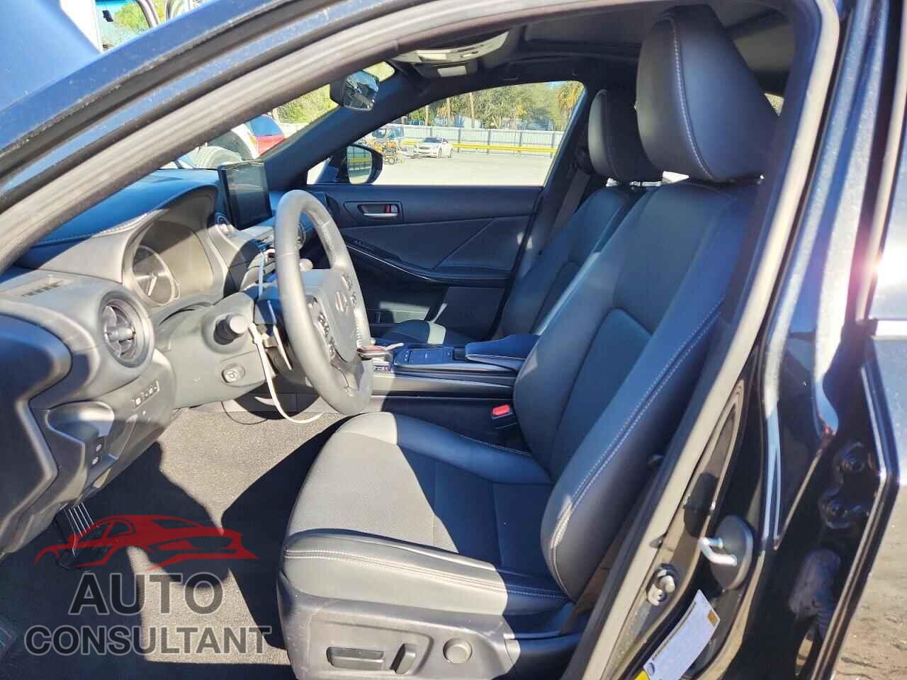 LEXUS IS 2023 - JTHDA1D23P5124775