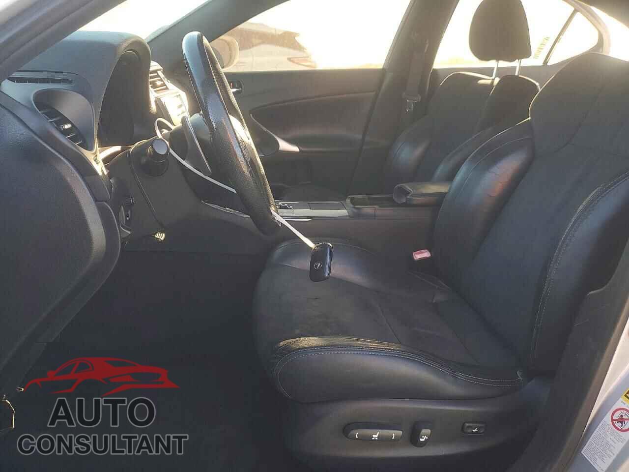 LEXUS IS 2011 - JTHBF5C20B5149918