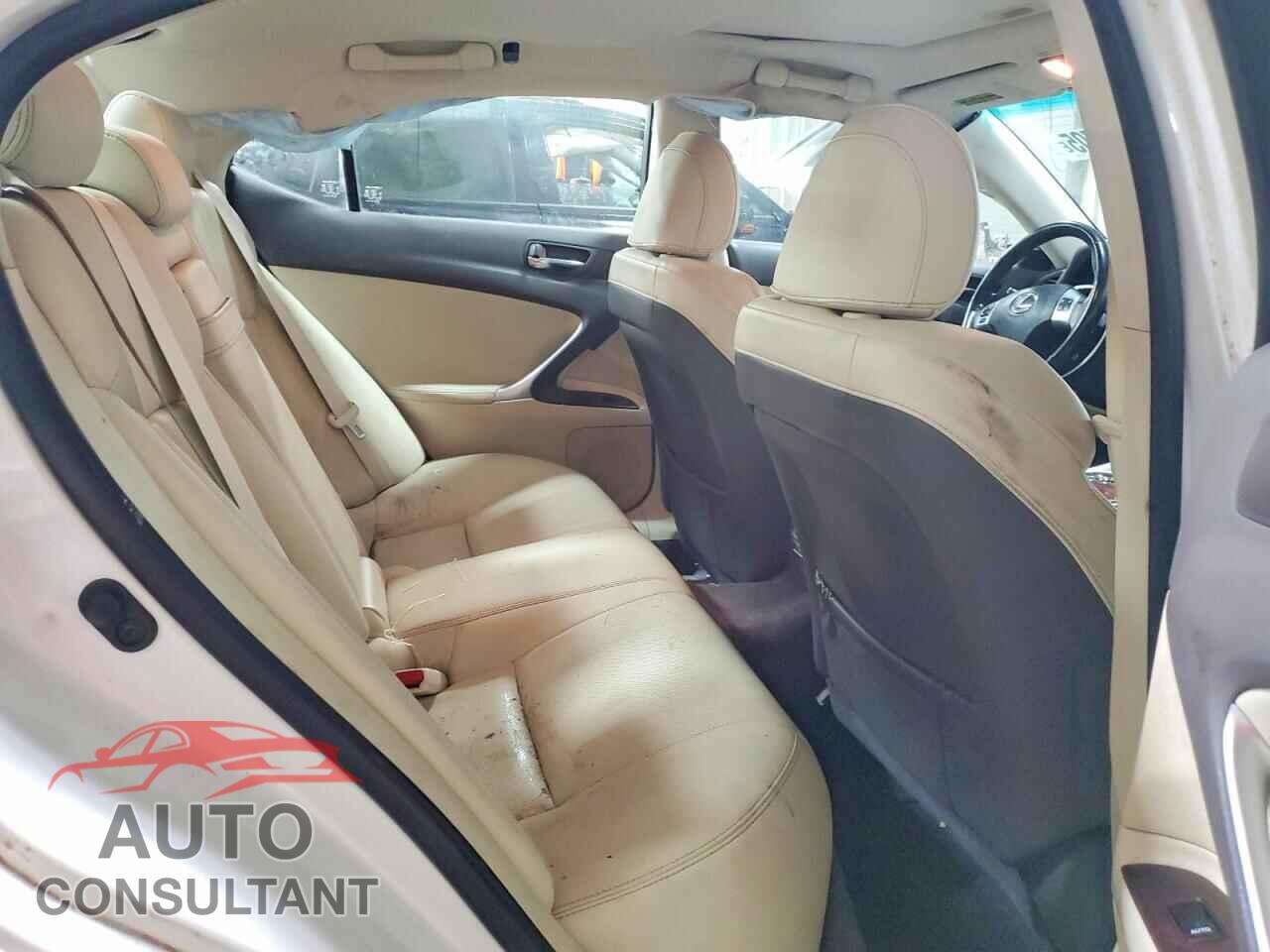 LEXUS IS 2011 - JTHCF5C20B5047281