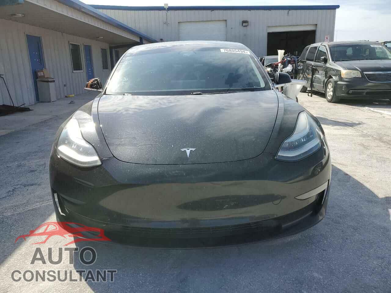 TESLA MODEL 3 2019 - 5YJ3E1EB5KF144808