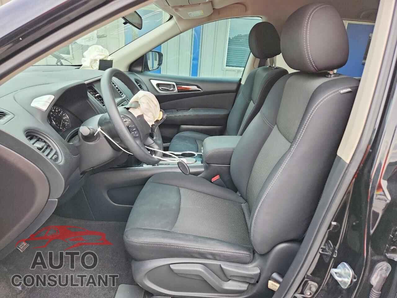 NISSAN PATHFINDER 2017 - 5N1DR2MN8HC679062