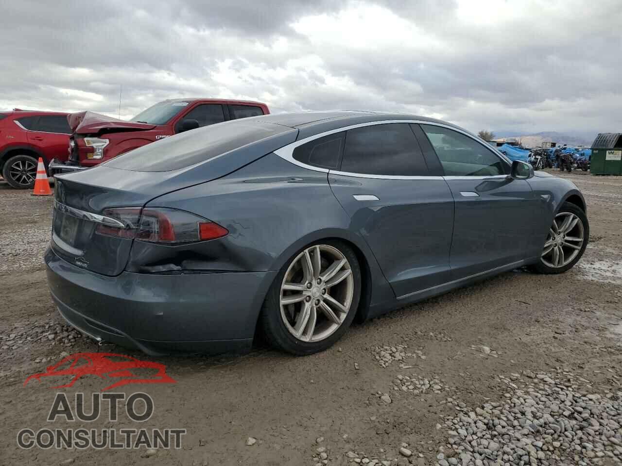 TESLA MODEL S 2013 - 5YJSA1AG0DFP03953