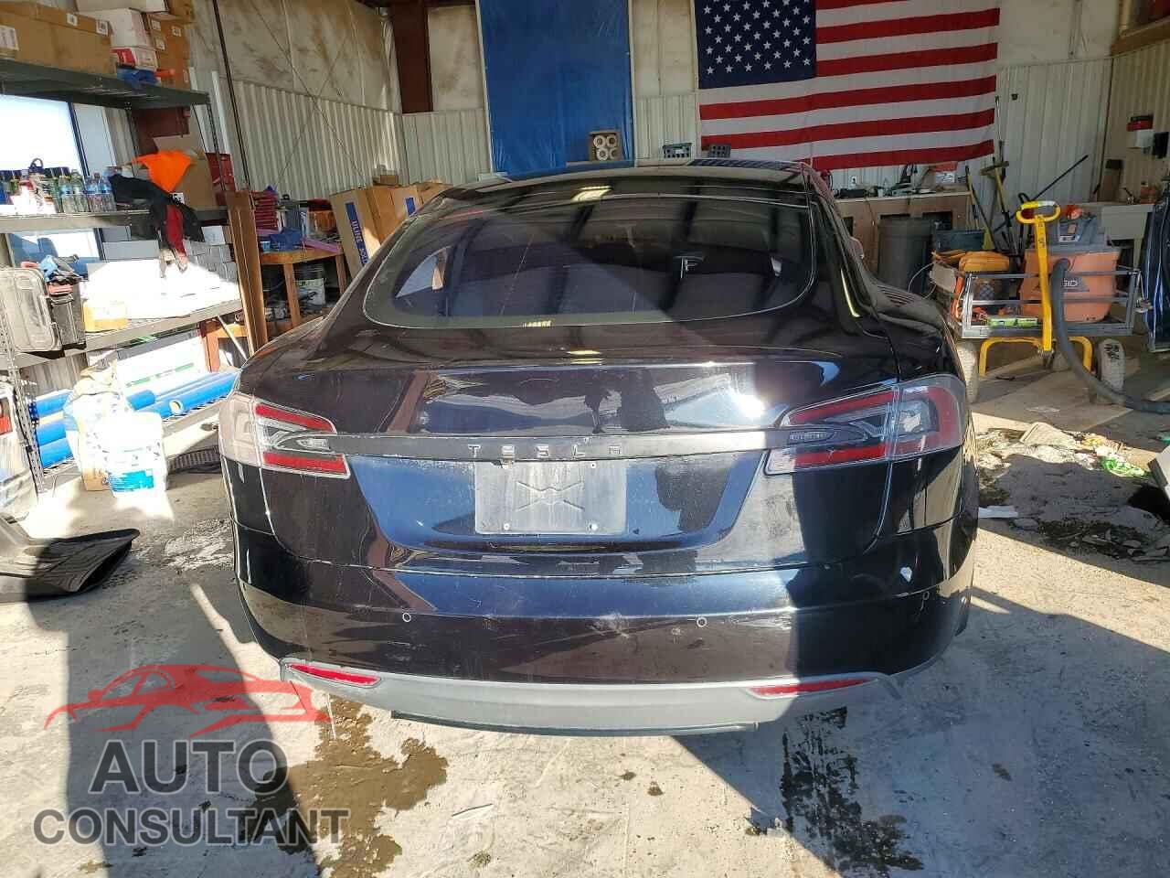 TESLA MODEL S 2015 - 5YJSA1E11FF116332