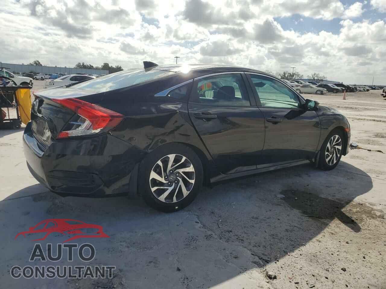 HONDA CIVIC 2018 - 19XFC2F77JE032499