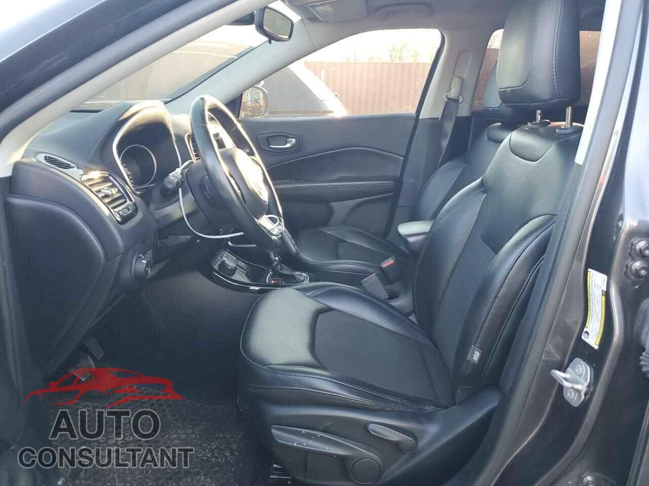 JEEP COMPASS 2019 - 3C4NJDBB9KT768557