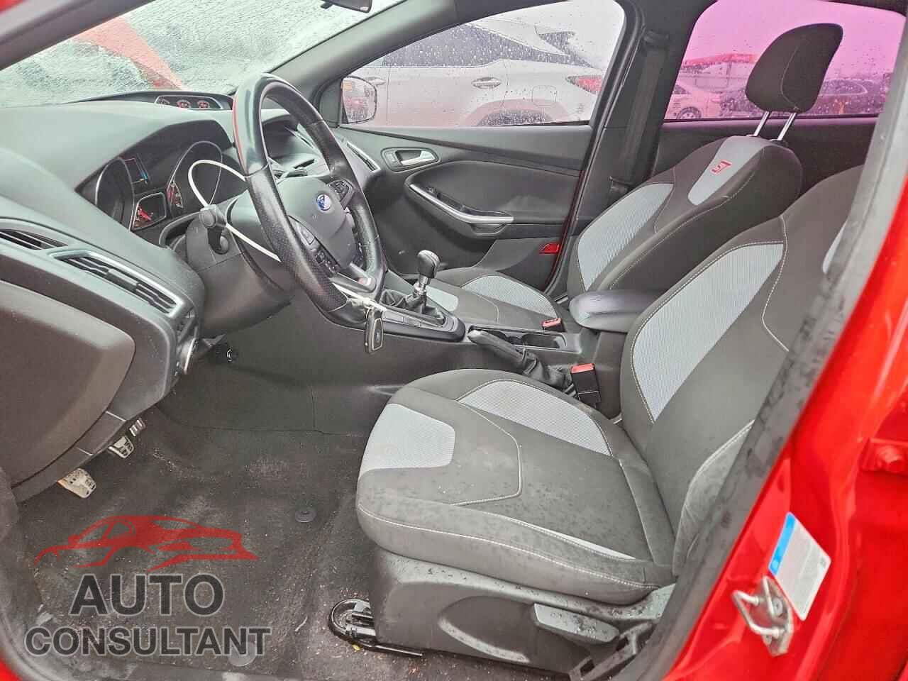 FORD FOCUS 2017 - 1FADP3L98HL320563