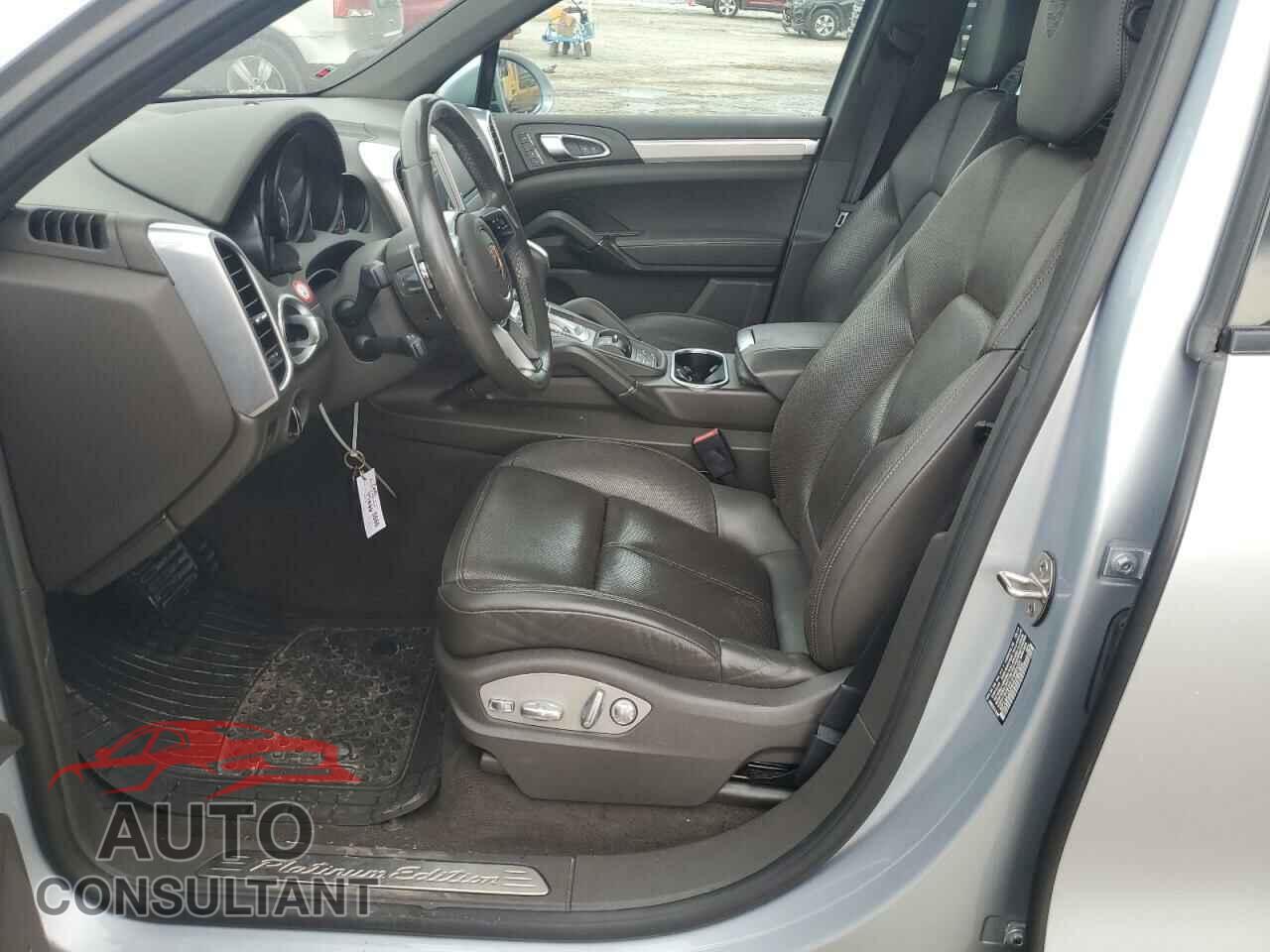 PORSCHE CAYENNE 2017 - WP1AA2A24HKA81905