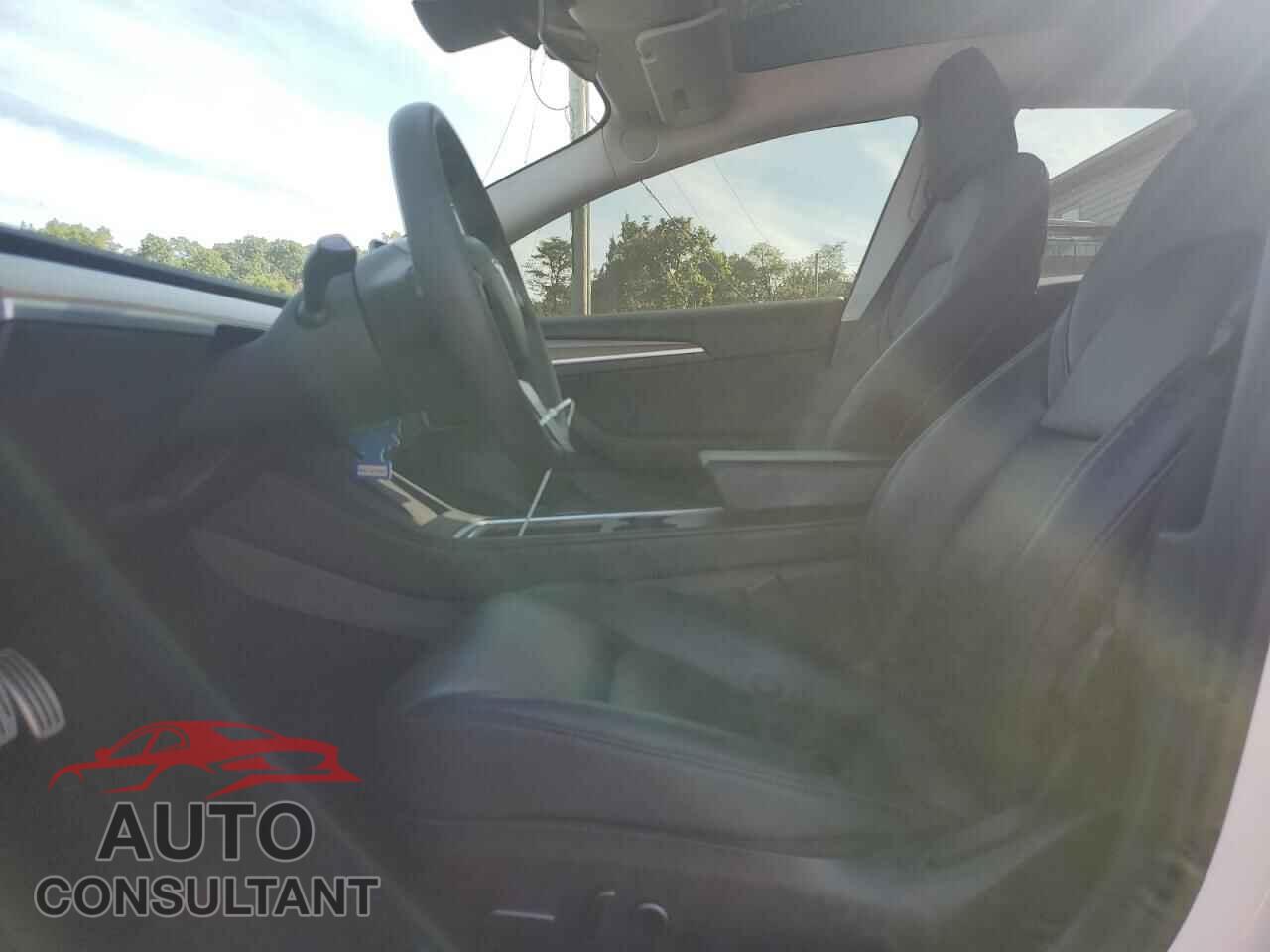 TESLA MODEL 3 2021 - 5YJ3E1EC4MF025529