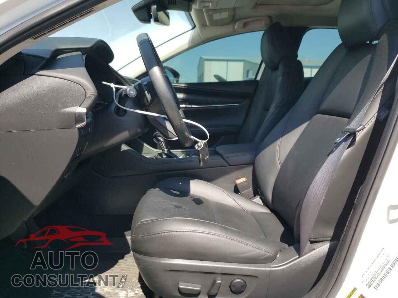 MAZDA 3 2021 - JM1BPBAY0M1309620
