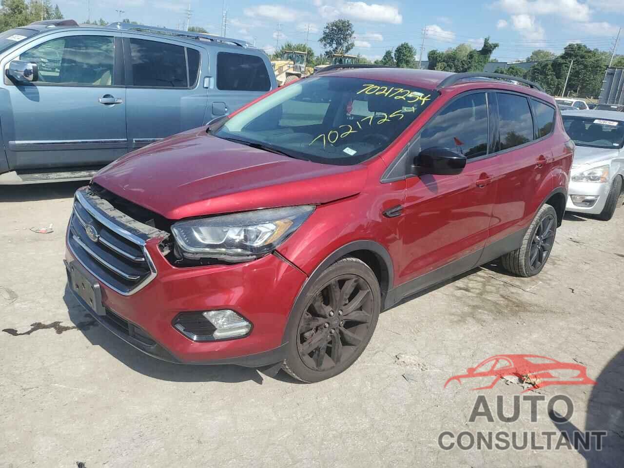 FORD ESCAPE 2017 - 1FMCU9G92HUB25415