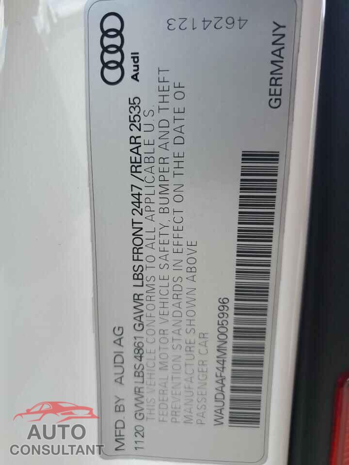 AUDI A4 2021 - WAUDAAF44MN005996
