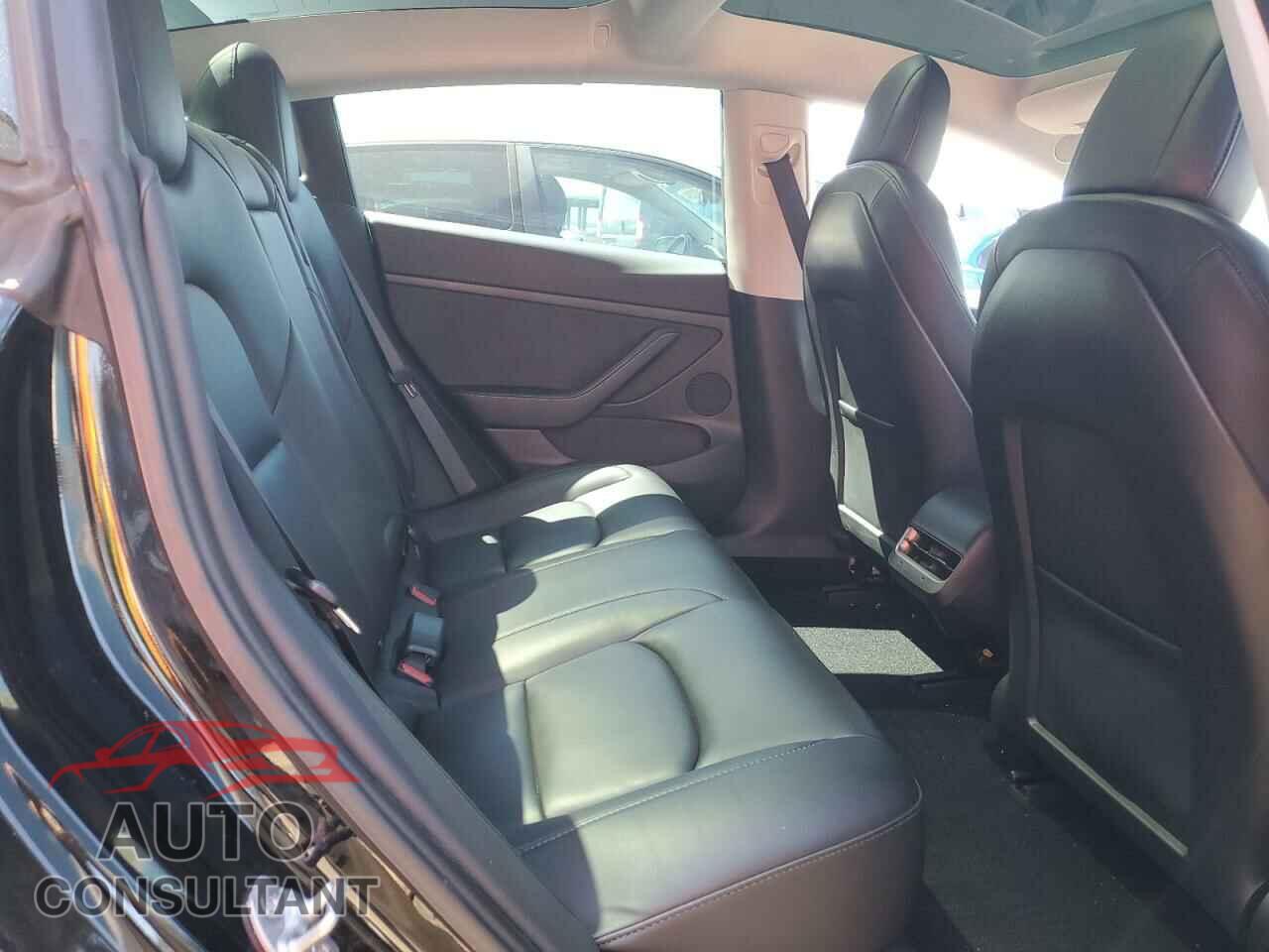 TESLA MODEL 3 2021 - 5YJ3E1EA8MF998055
