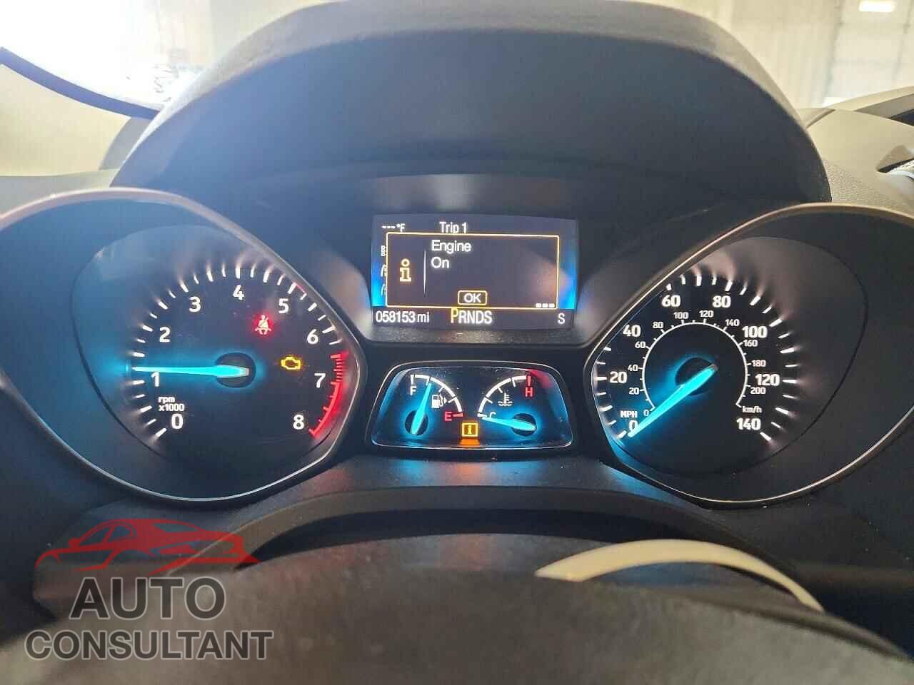FORD ESCAPE 2017 - 1FMCU0F75HUD03653