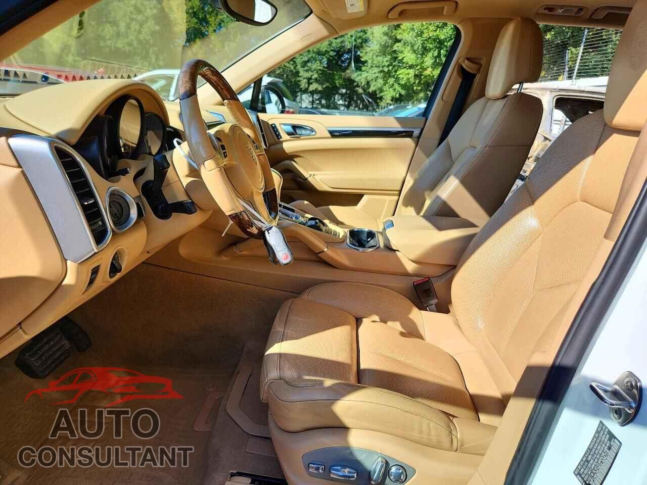 PORSCHE CAYENNE 2013 - WP1AA2A2XDLA04718