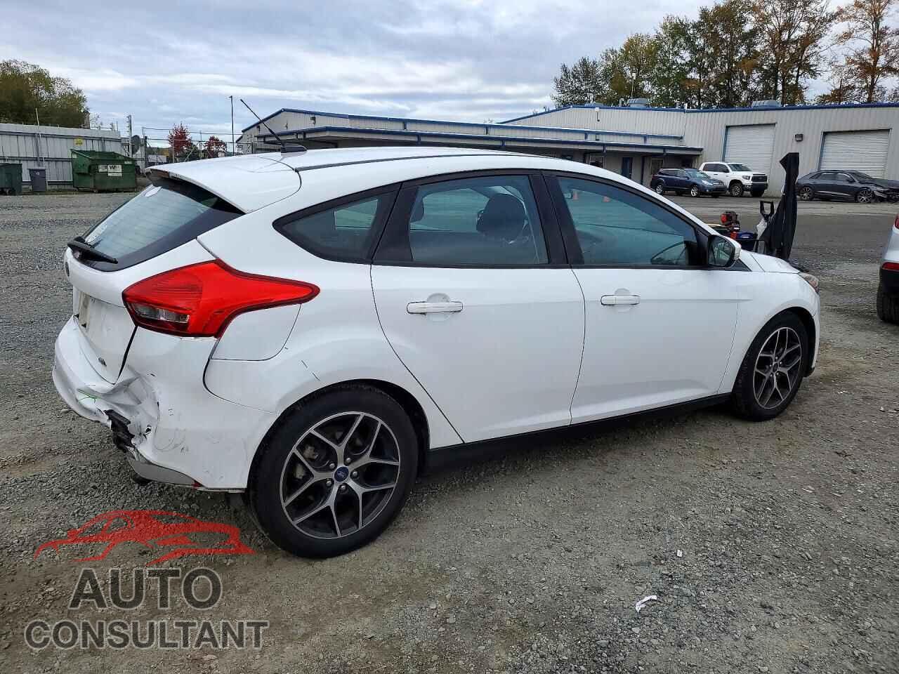 FORD FOCUS 2017 - 1FADP3M26HL266732