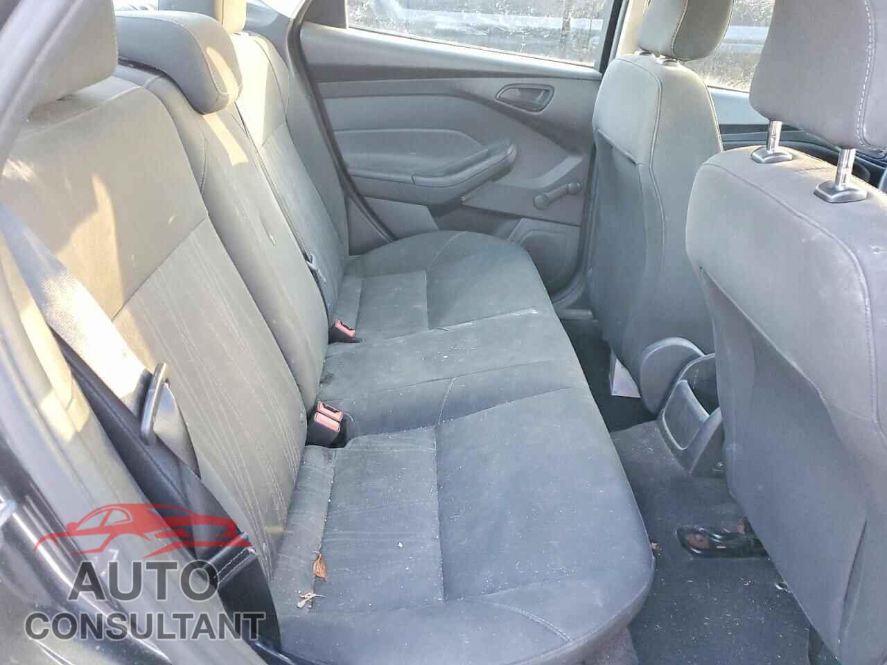 FORD FOCUS 2015 - 1FADP3E27FL362140