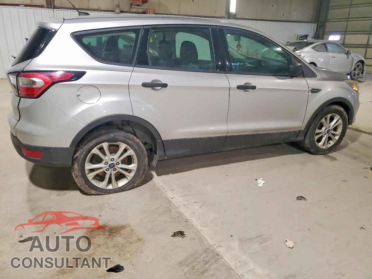 FORD ESCAPE 2017 - 1FMCU0F7XHUC20848
