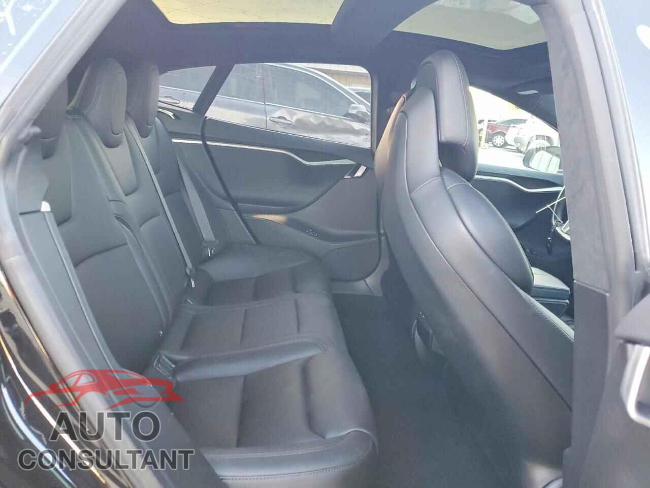 TESLA MODEL S 2017 - 5YJSA1E12HF215499