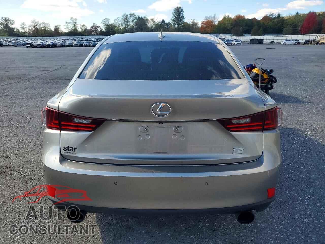 LEXUS IS 2014 - JTHBE1D24E5000197