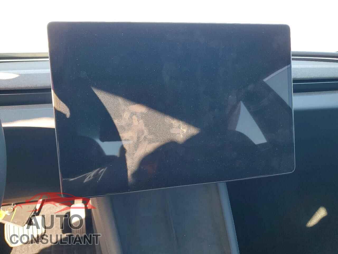 TESLA MODEL 3 2024 - 5YJ3E1EA8RF858787