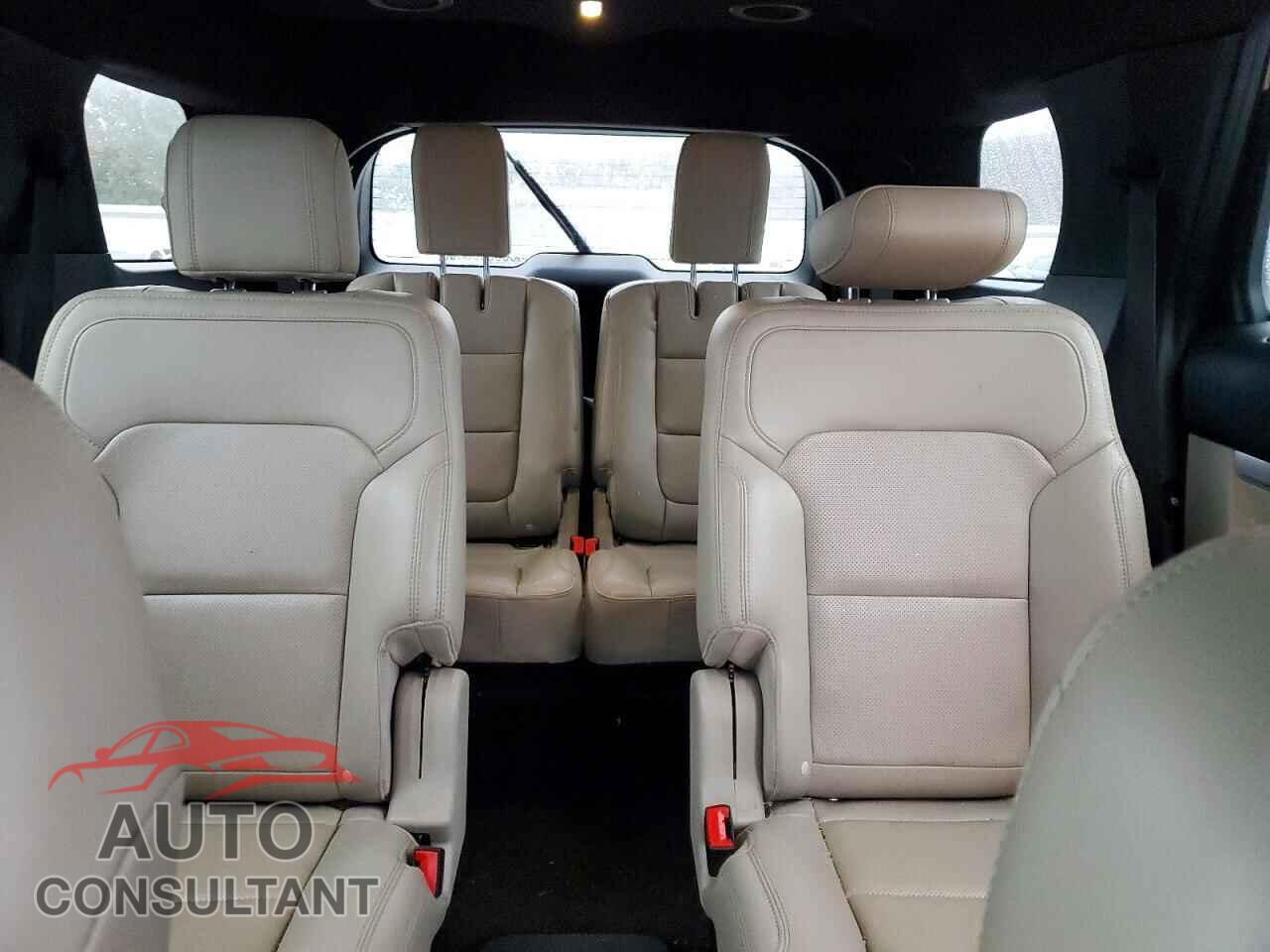FORD EXPLORER 2018 - 1FM5K7F8XJGB26523