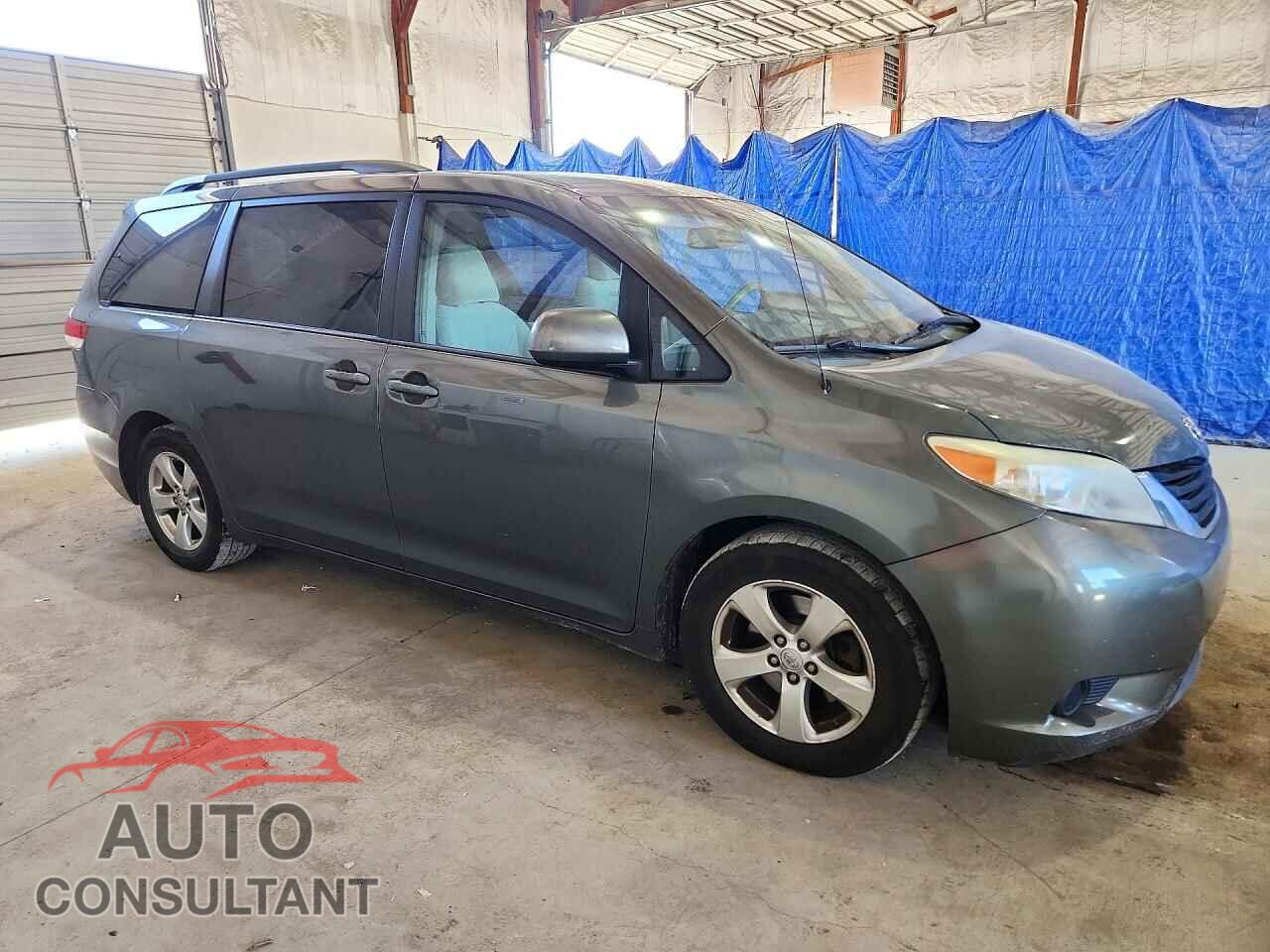 TOYOTA SIENNA 2013 - 5TDKK3DC8DS330304