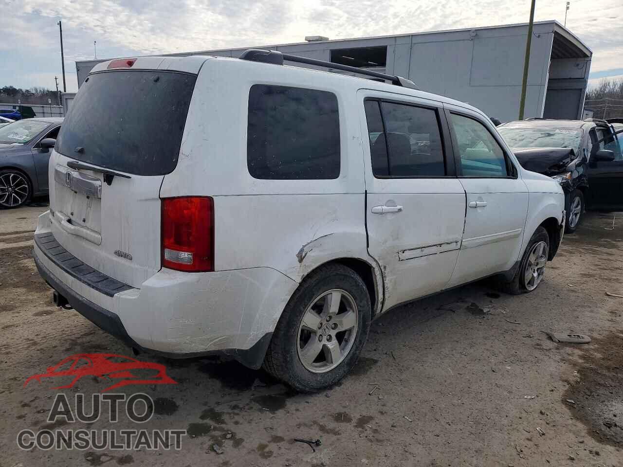 HONDA PILOT 2011 - 5FNYF4H55BB059400