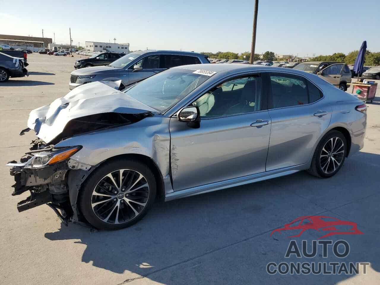 TOYOTA CAMRY 2018 - 4T1B11HK6JU556336